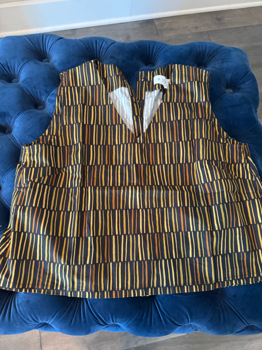 Buru Le V Mod V-Neck Patterned Women's Top in Black and Mustard